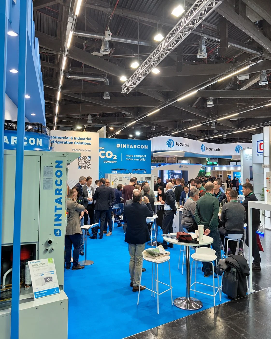 STAND_12.webp